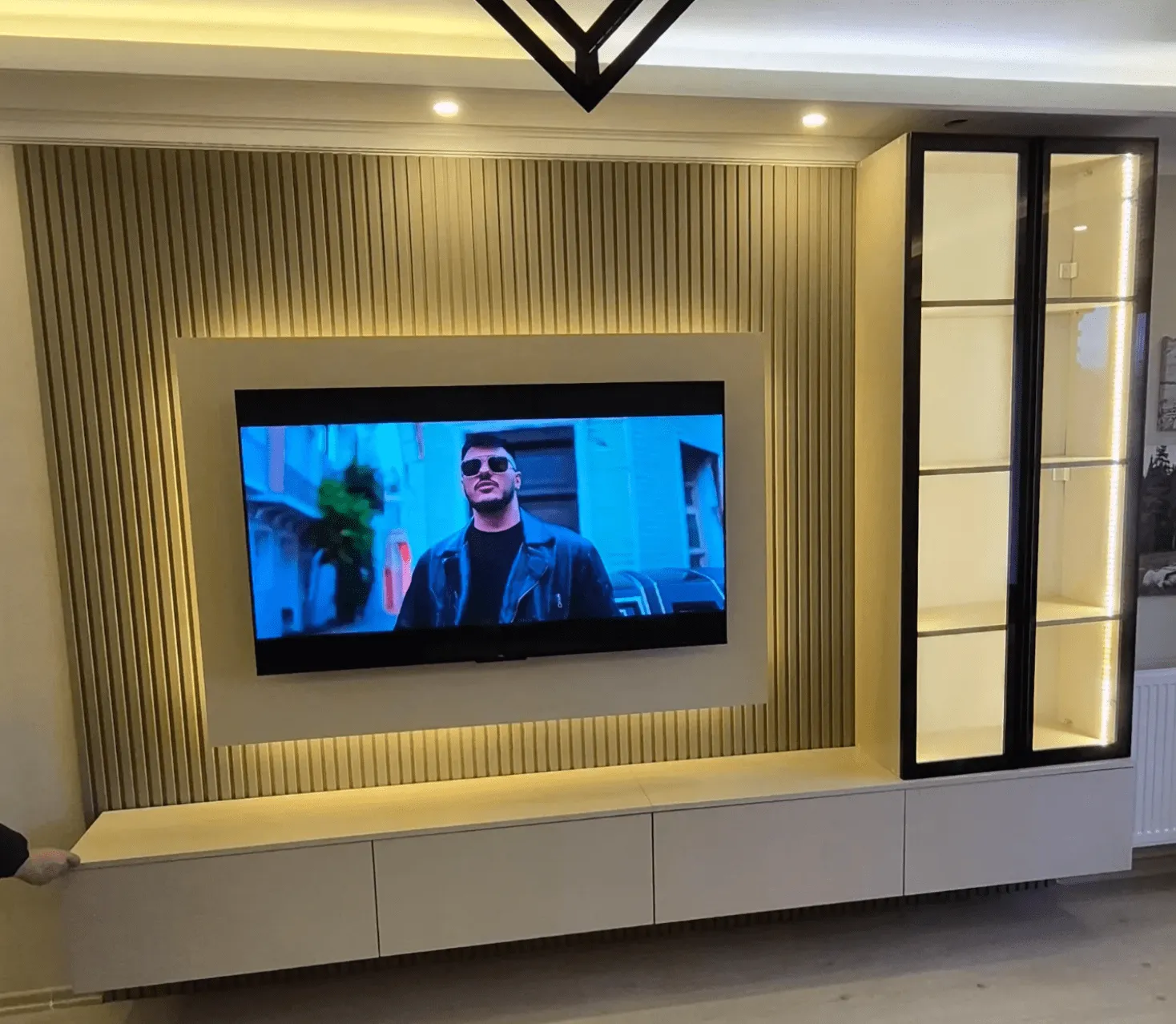 TV Ünitesi